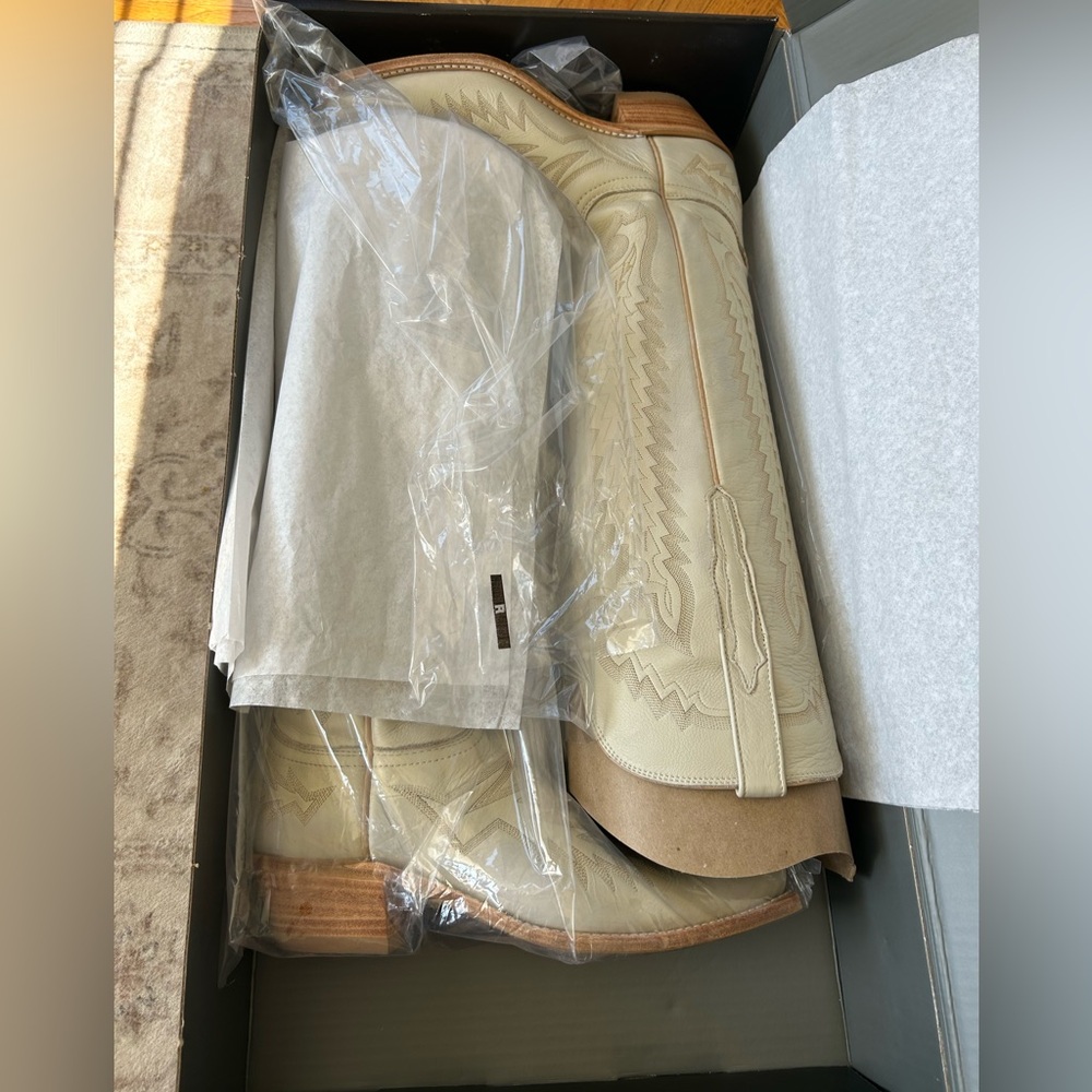 NWT - Lucchese Priscilla Cream - Picture 5 of 9